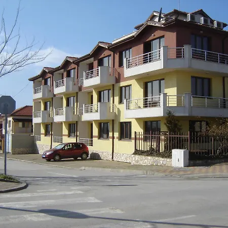 Templum Yovis Apartamento *