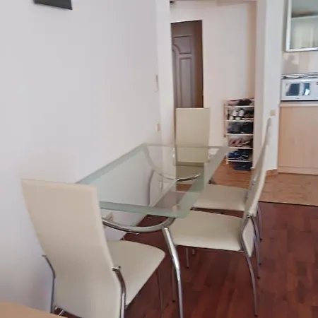 Templum Yovis Apartamento *