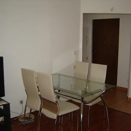 Templum Yovis Apartamento *