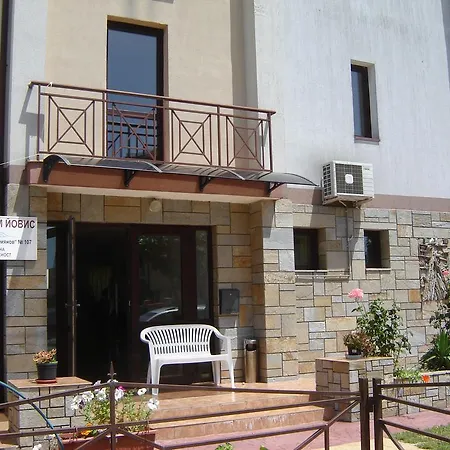 Templum Yovis Apartamento *