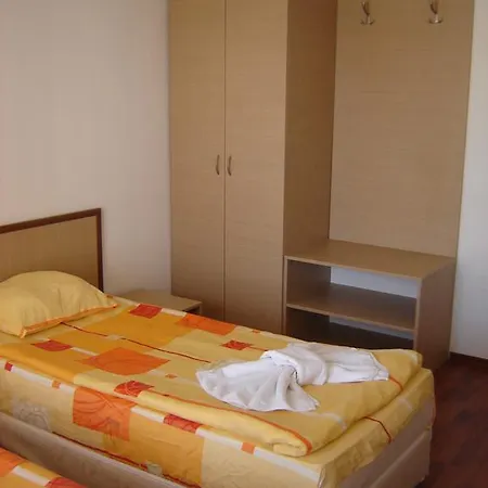 Templum Yovis Apartman